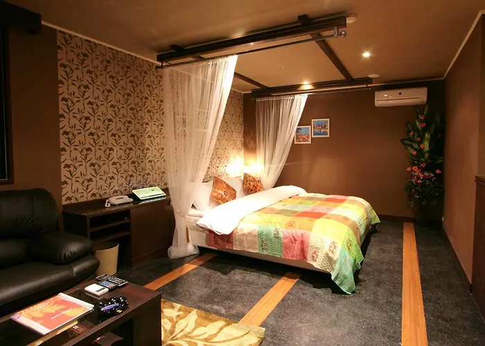 Sari Seki Inter (Adults Only)