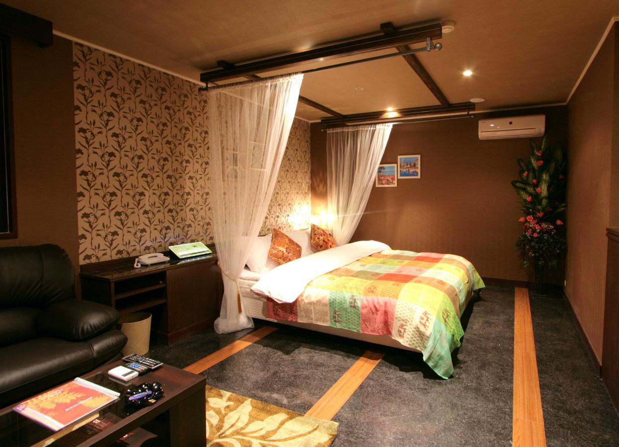 Sari Seki Inter (adults Only)